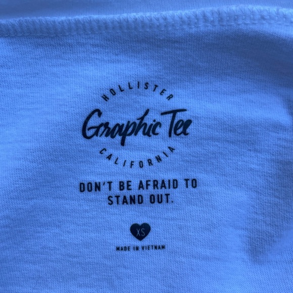 Hollister Graphic Tee - Picture 2 of 3